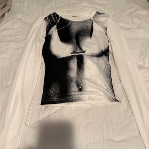 Monochrome Graphic Long Sleeve Top